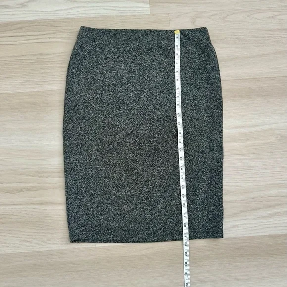 Old Navy Black and Gray Women's Pencil Skirt - Picture 4 of 6